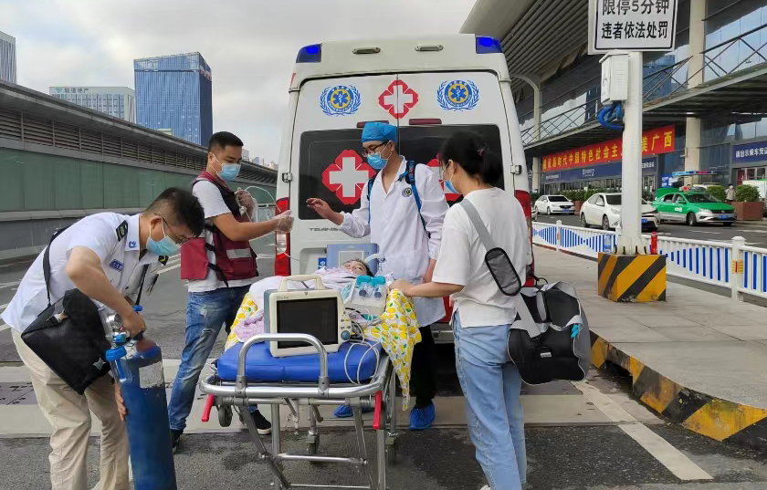 西宁救护车出租公司